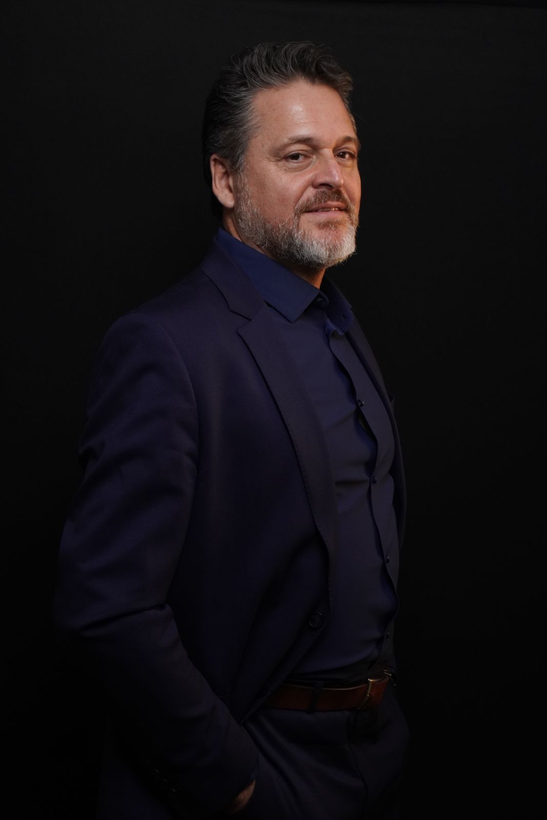 Mario Sergio Miozzo em retrato profissional